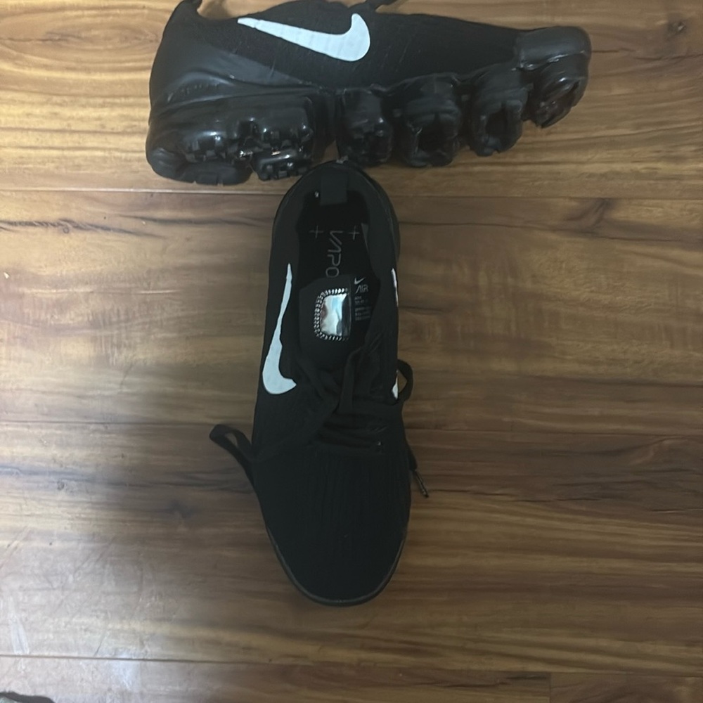 Nike kleets for women, black silver and white in color